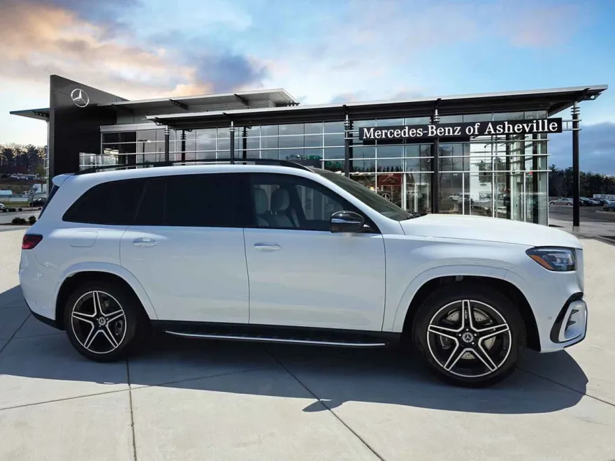 2025 Mercedes Benz GLS 450 4MATIC photo 1