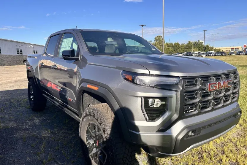 2025 Gmc Canyon AT4 photo 1