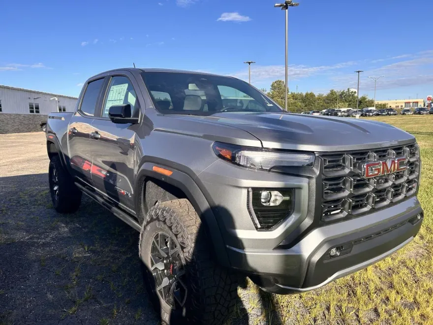 2025 Gmc Canyon AT4 photo 1