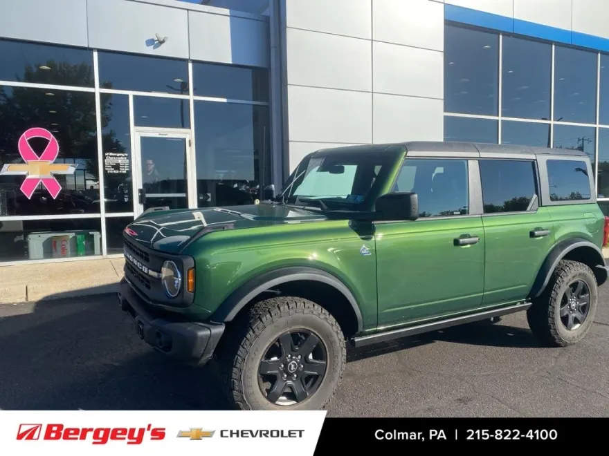 2024 Ford Bronco Black Diamond photo 1