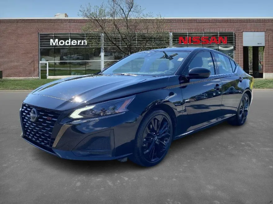 2024 Nissan Altima 2.5 SR photo 1