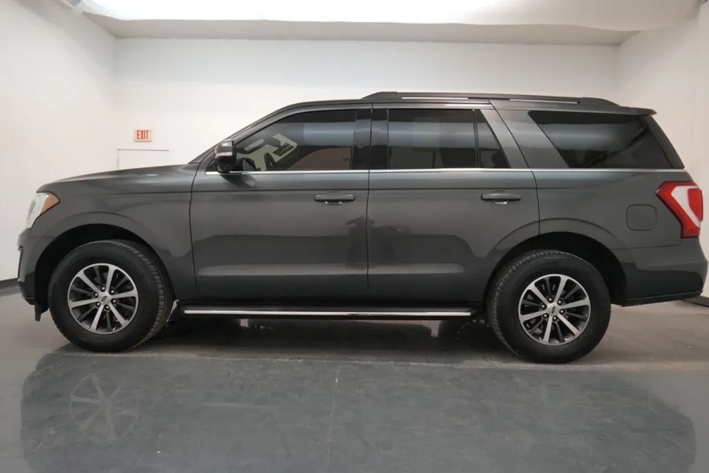 2019 Ford Expedition XLT photo 1