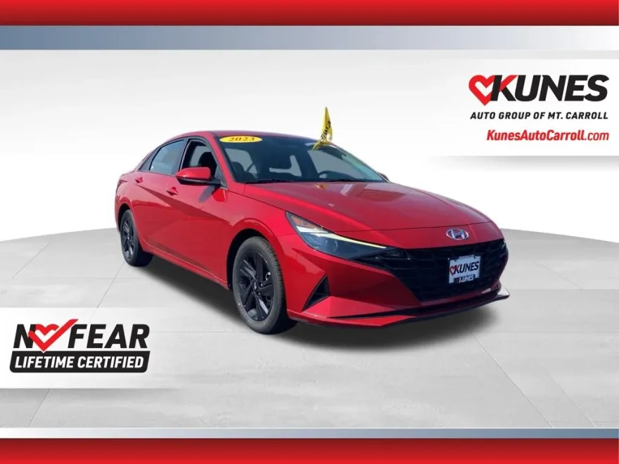 2023 Hyundai Elantra SEL photo 1