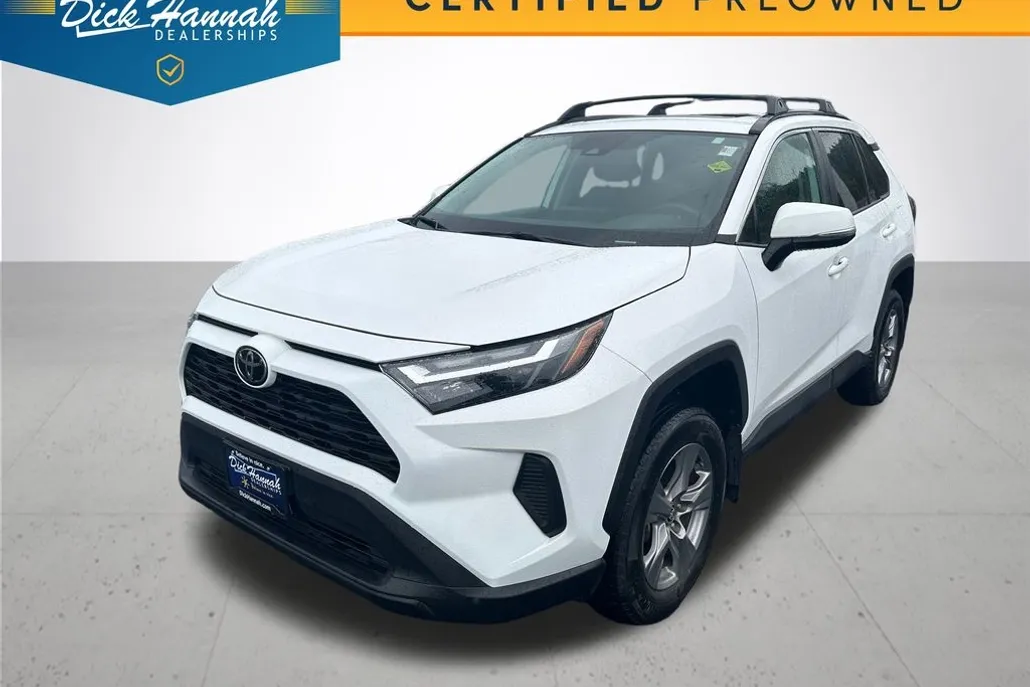2024 Toyota RAV4 XLE photo 1