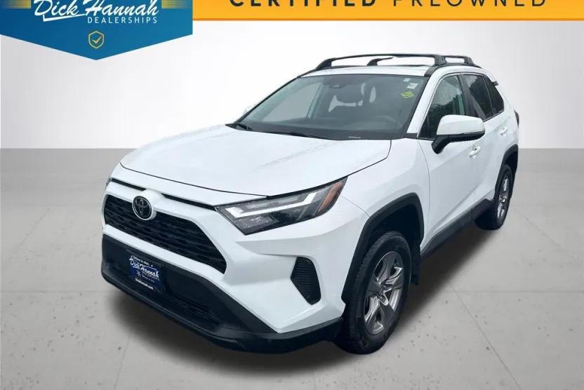 2024 Toyota RAV4 XLE photo 1