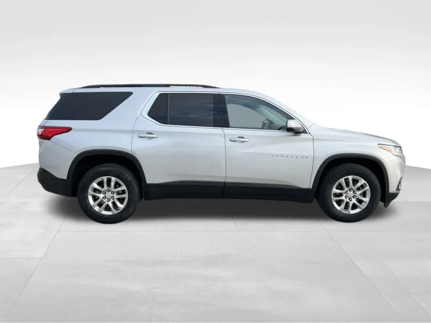 2021 Chevrolet Traverse 1LT photo 1