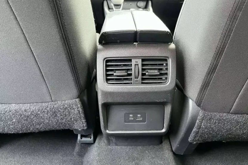 2023 Nissan Rogue SV photo 1