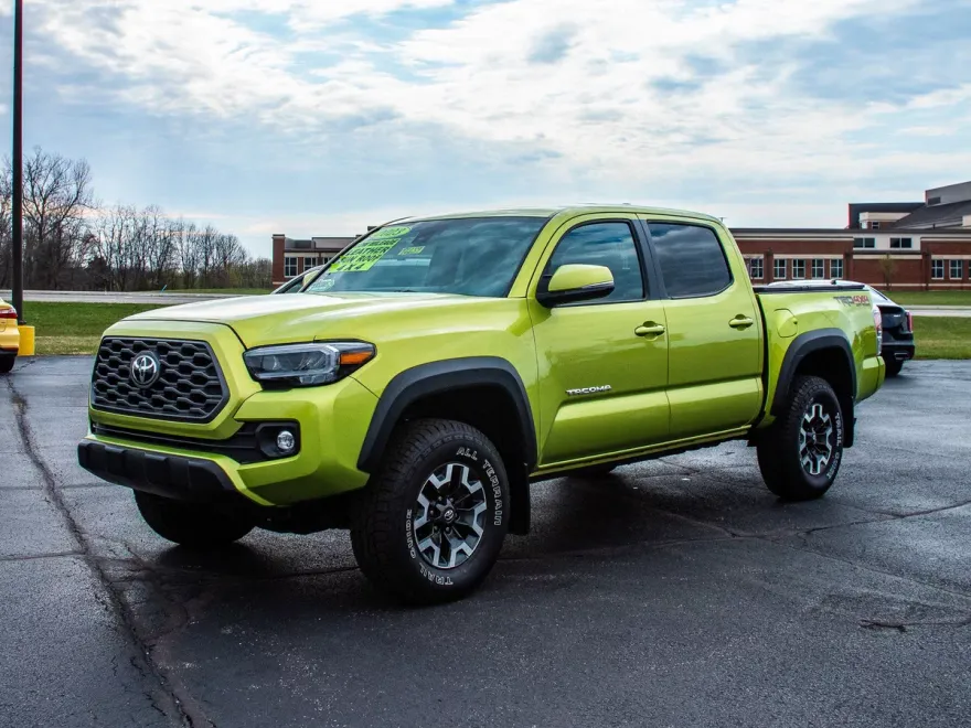 2023 Toyota Tacoma 4x4 SR photo 1