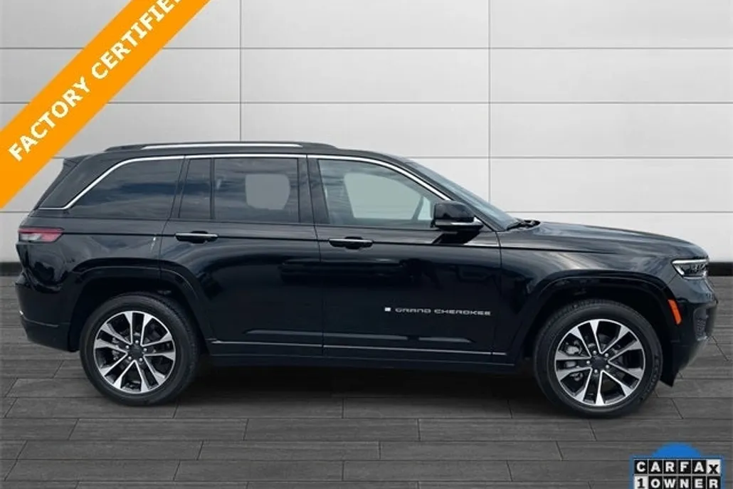 2022 Jeep Grand Cherokee Overland photo 1
