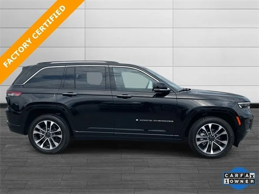 2022 Jeep Grand Cherokee Overland photo 1