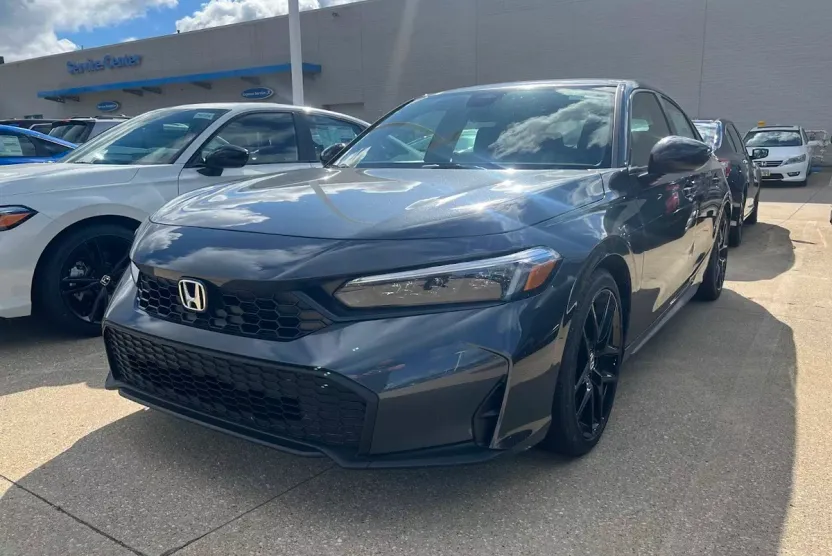 2025 Honda Civic Sport Hatchback photo 1