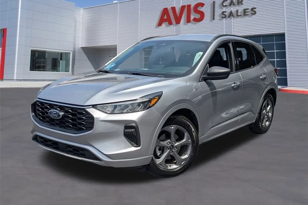 2024 Ford Escape ST-Line photo 1