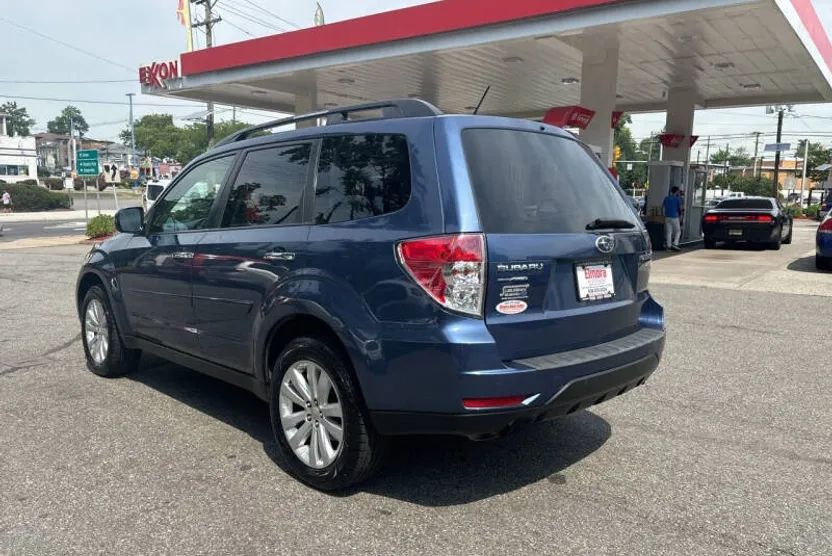 2012 Subaru Forester 2.5X Premium photo 1