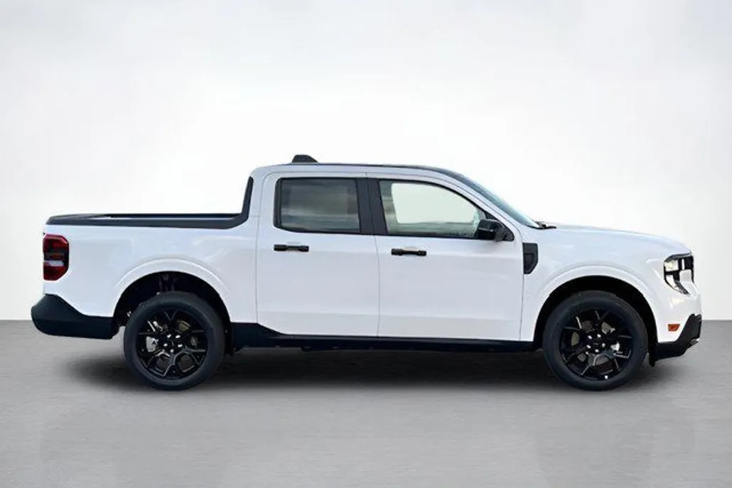 2025 Ford Maverick XLT photo 1