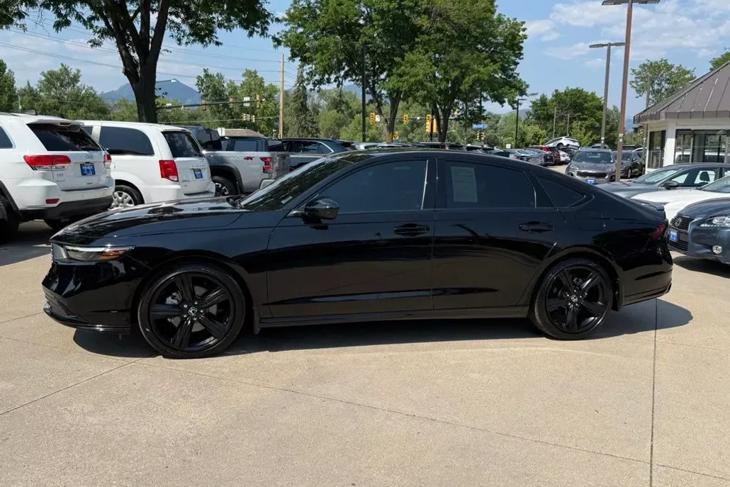 2023 Honda Accord Hybrid Sport-L photo 1