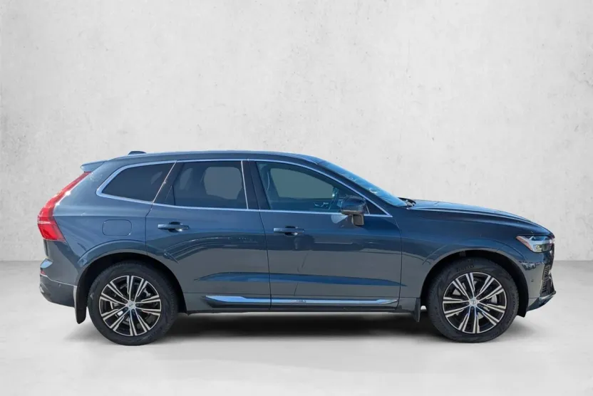 2022 Volvo XC60 Inscription photo 1