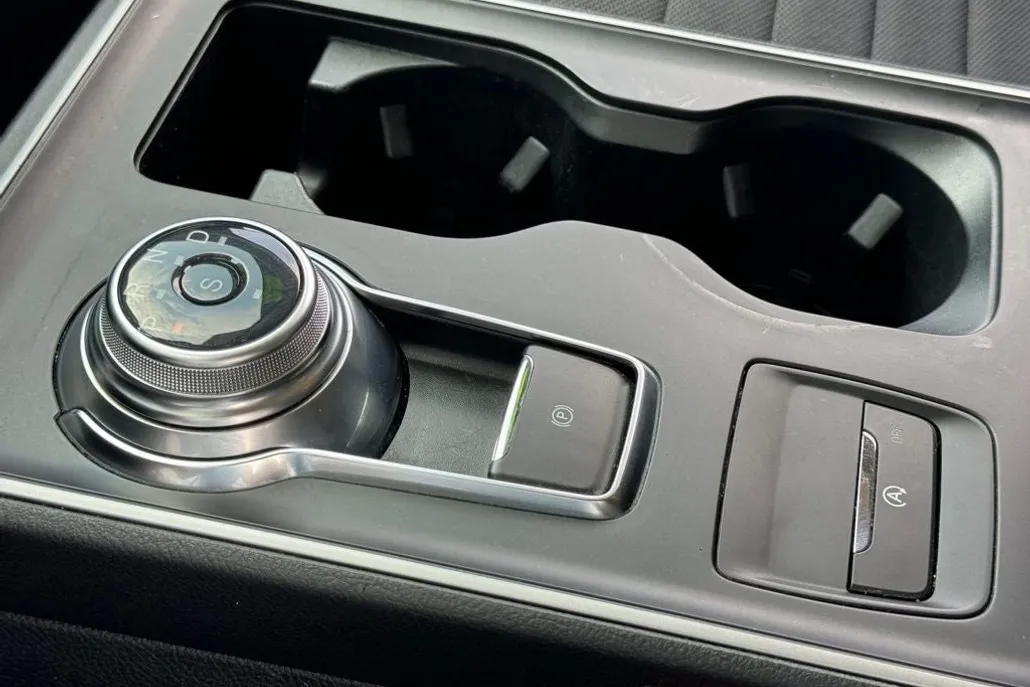 2022 Ford Edge SE photo 1