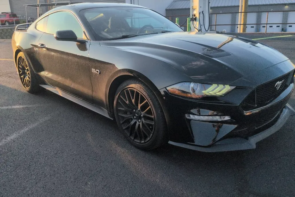 2020 Ford Mustang GT photo 1