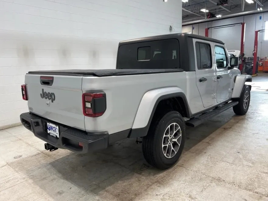 2024 Jeep Gladiator Sport S photo 29