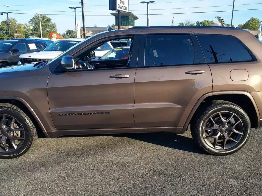 2021 Jeep Grand Cherokee Limited photo 1