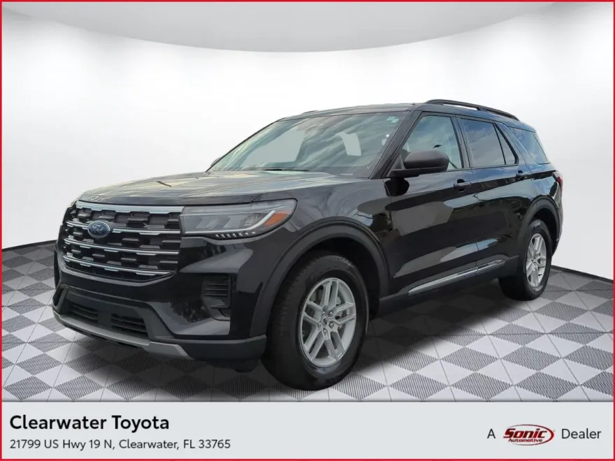 2025 Ford Explorer photo 1