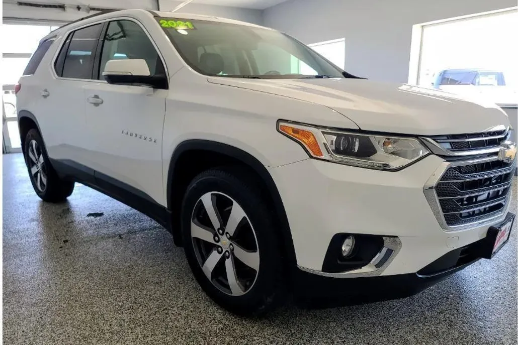 2021 Chevrolet Traverse Leather photo 1