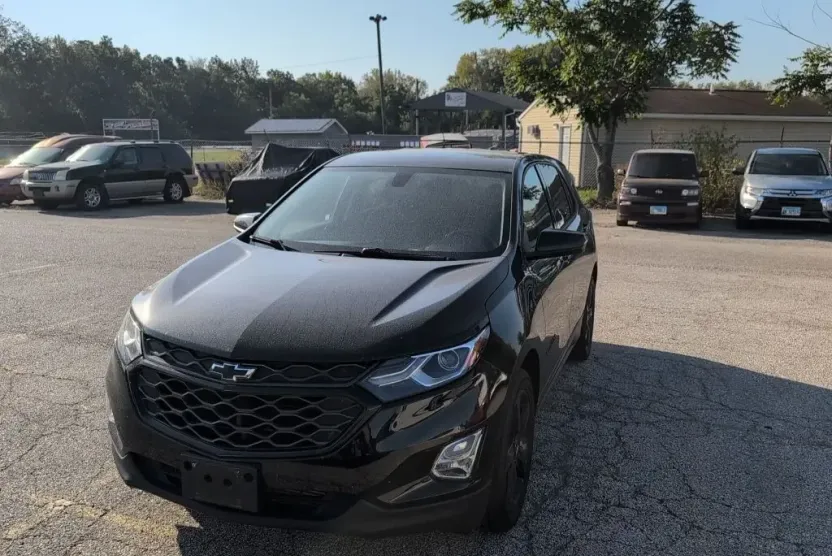 2019 Chevrolet Equinox LT photo 1