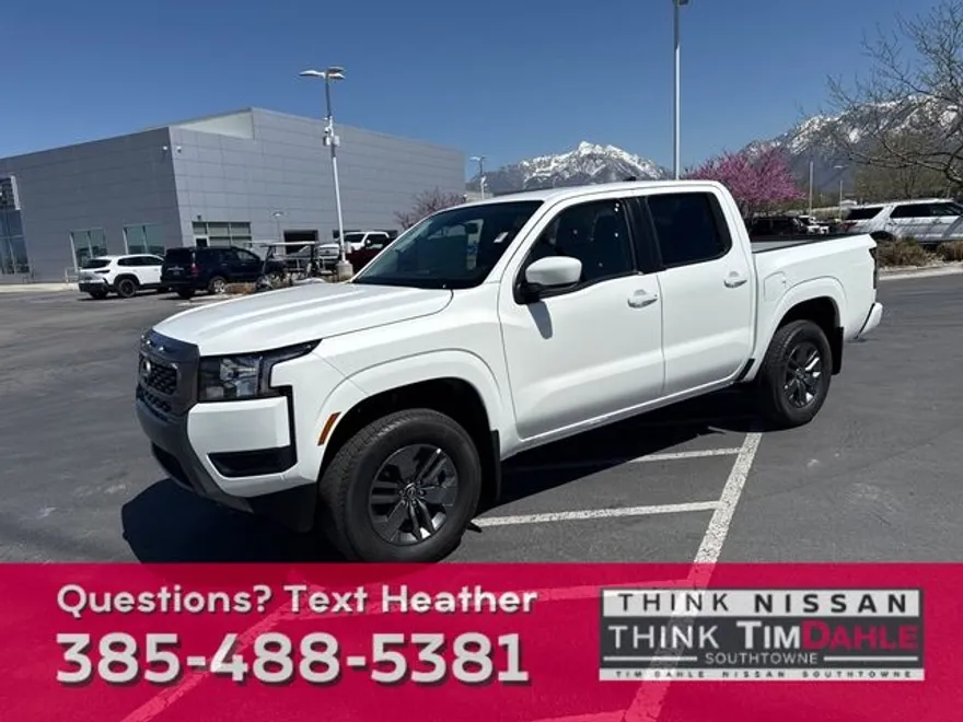 2025 Nissan Frontier SV photo 1
