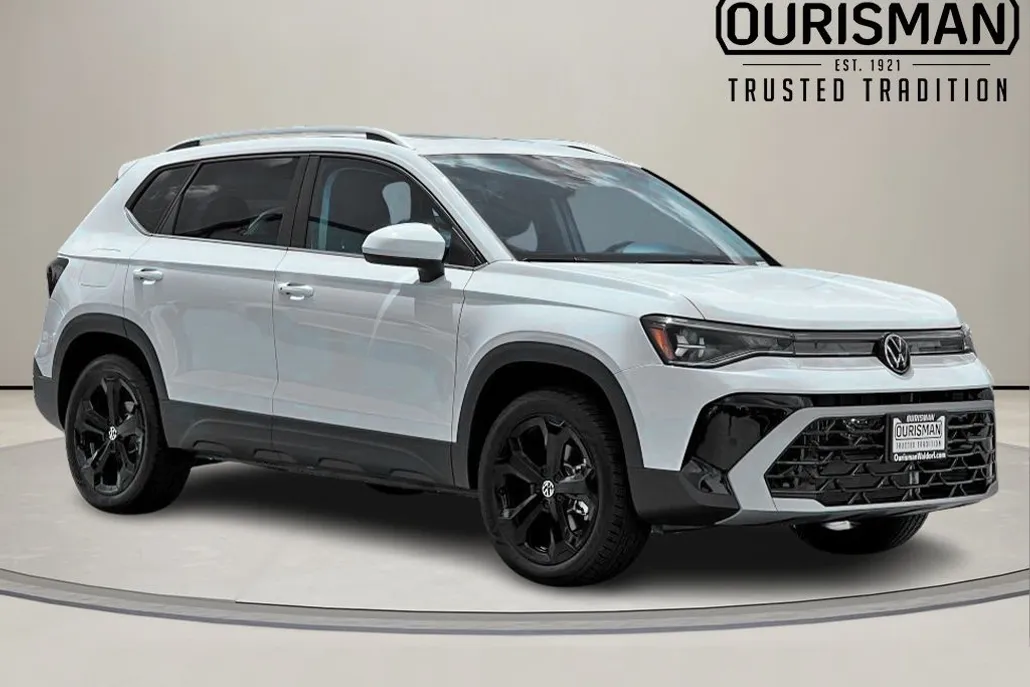 2025 Volkswagen Taos SEL photo 1