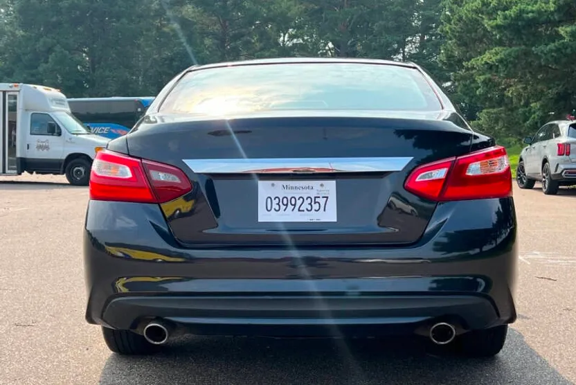 2018 Nissan Altima 2.5 SV photo 1