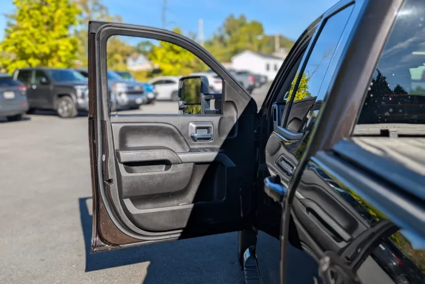 2018 Chevrolet Silverado 2500HD LT photo 1