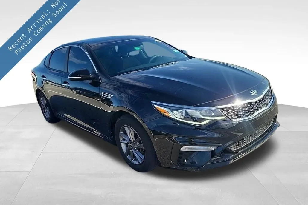 2020 Kia Optima LX photo 1