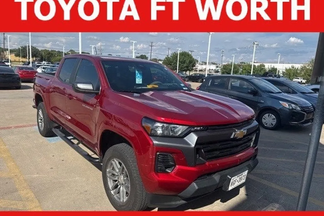 2023 Chevrolet Colorado LT photo 1