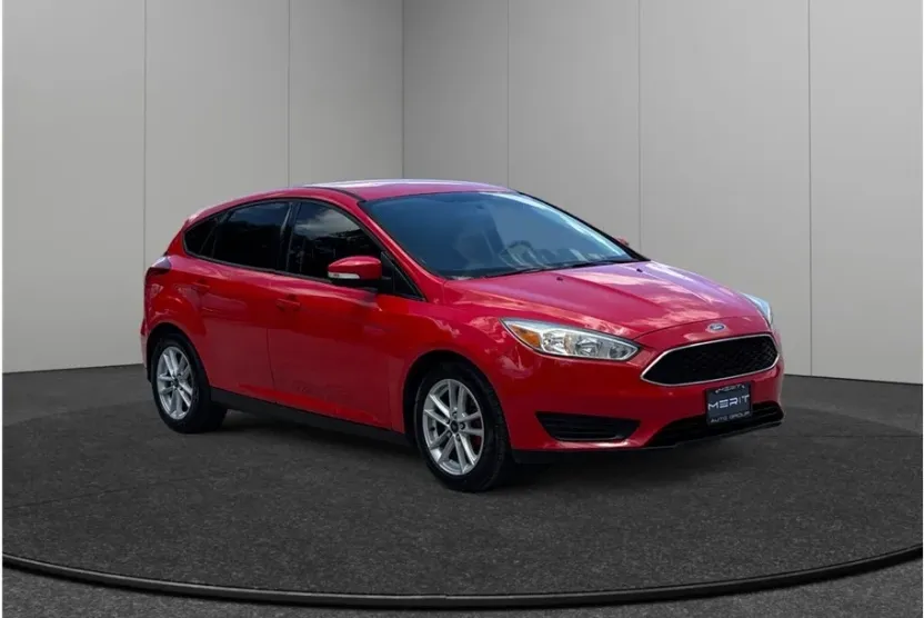 2017 Ford Focus SE photo 1