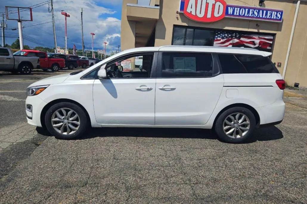2021 Kia Sedona EX photo 1
