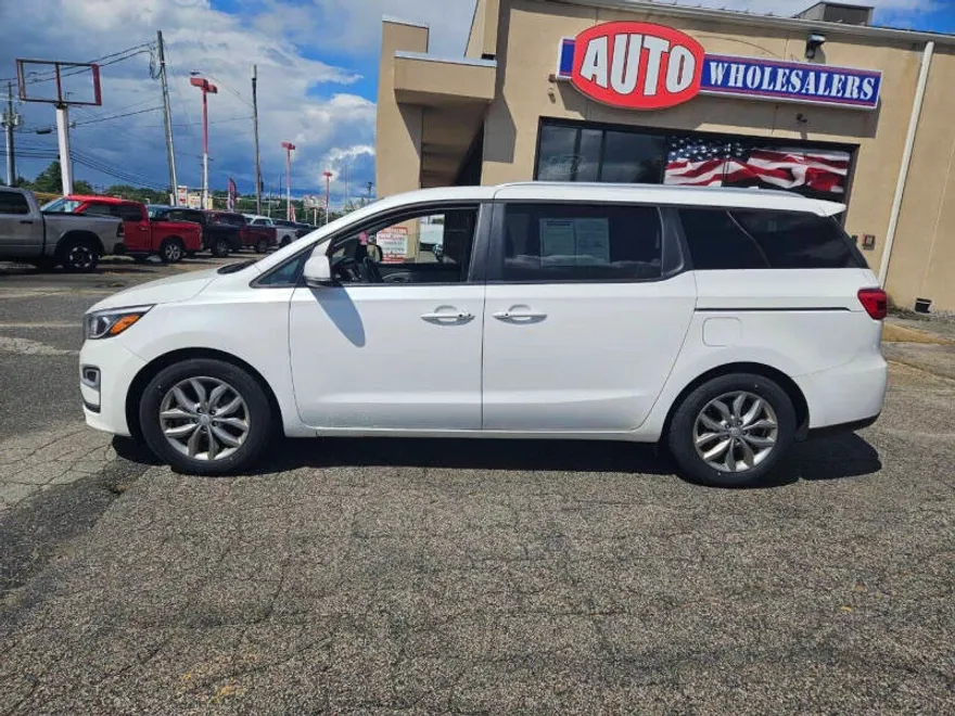 2021 Kia Sedona EX photo 1