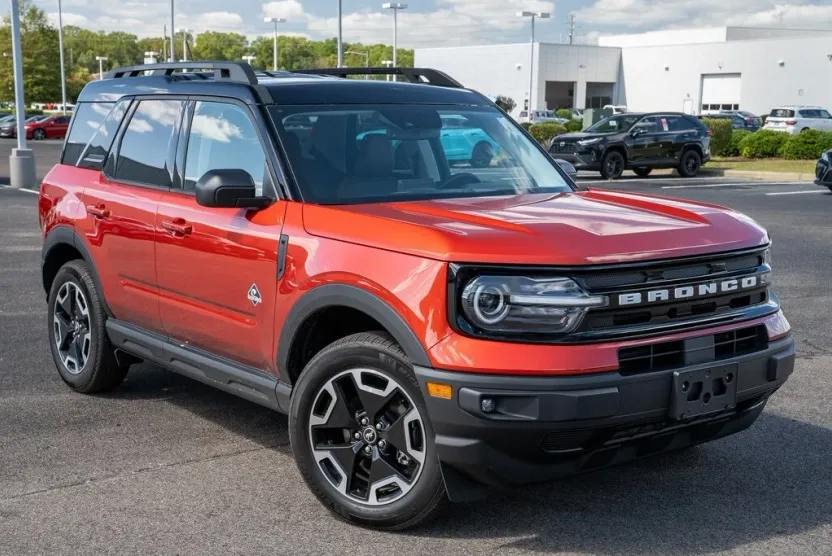 2024 Ford Bronco Sport Outer Banks photo 1