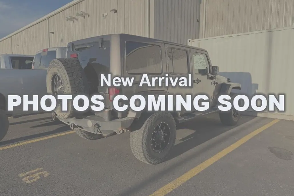 2014 Jeep Wrangler Unlimited Sahara photo 1