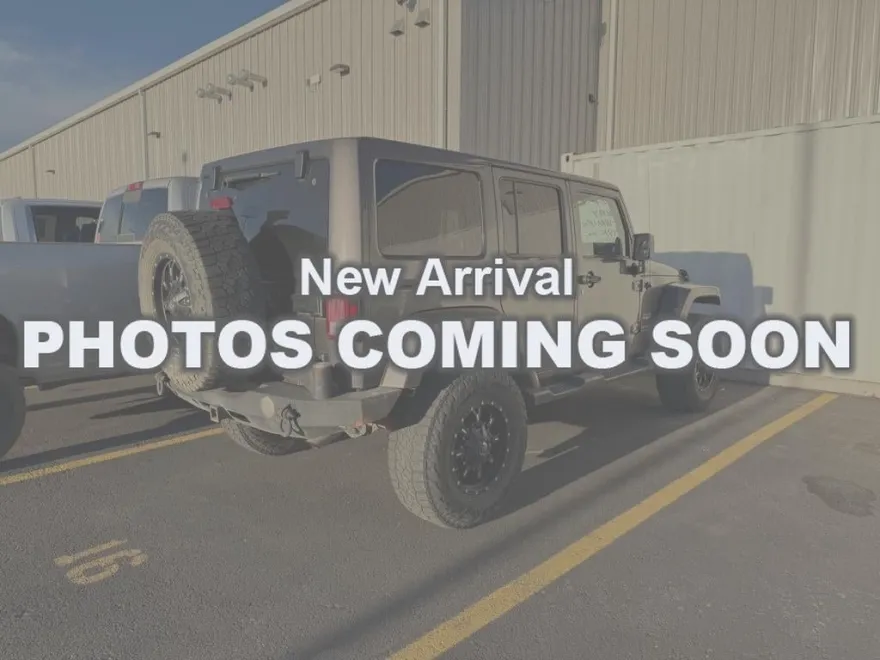 2014 Jeep Wrangler Unlimited Sahara photo 1