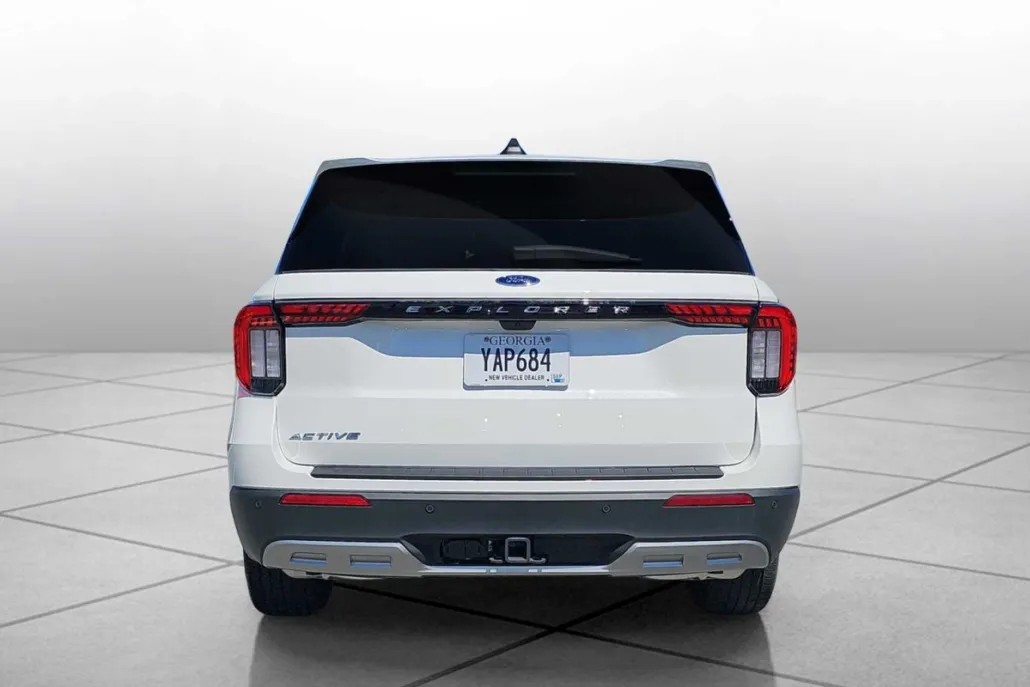 2025 Ford Explorer photo 1