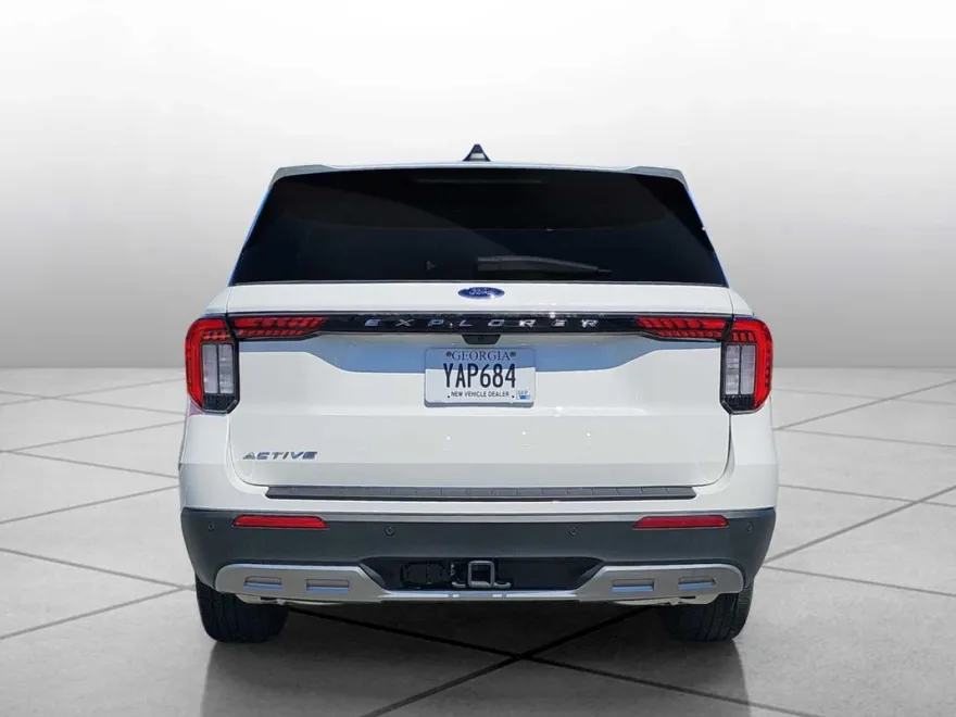 2025 Ford Explorer photo 1