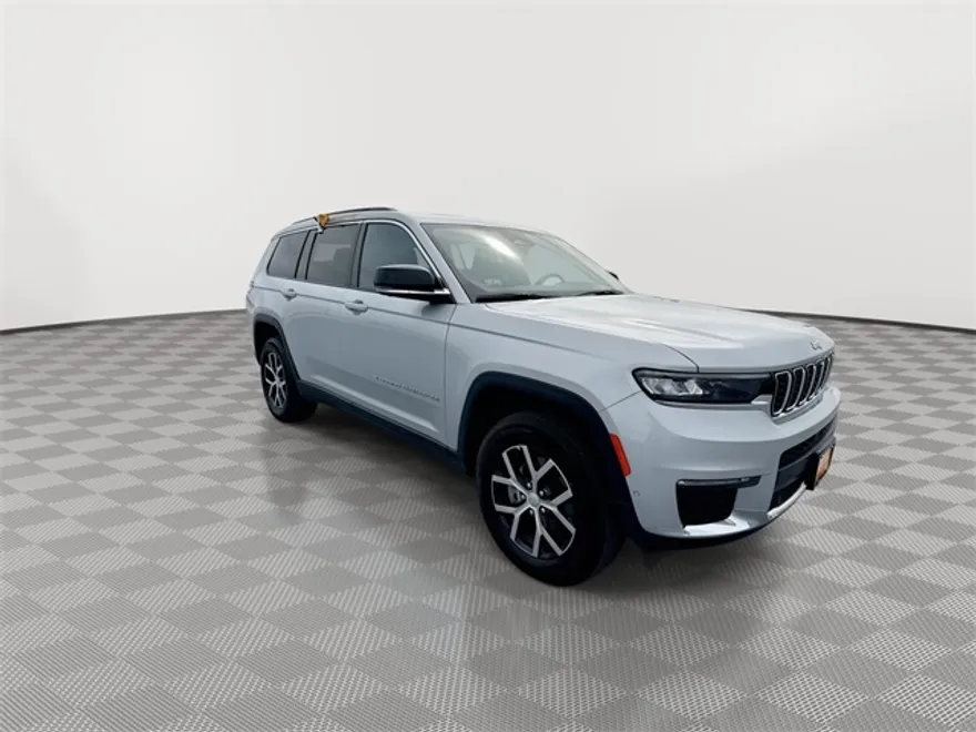 2024 Jeep Grand Cherokee Limited photo 1