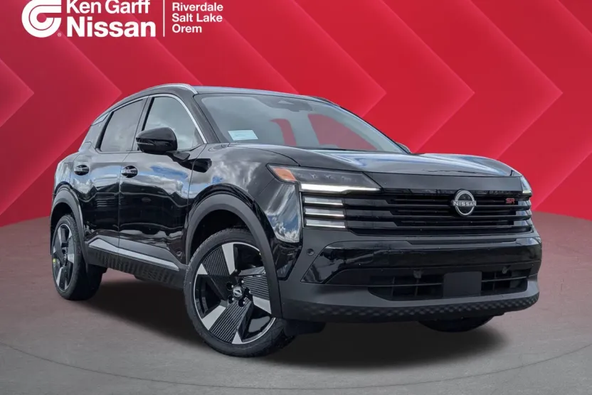 2025 Nissan Kicks SR photo 1
