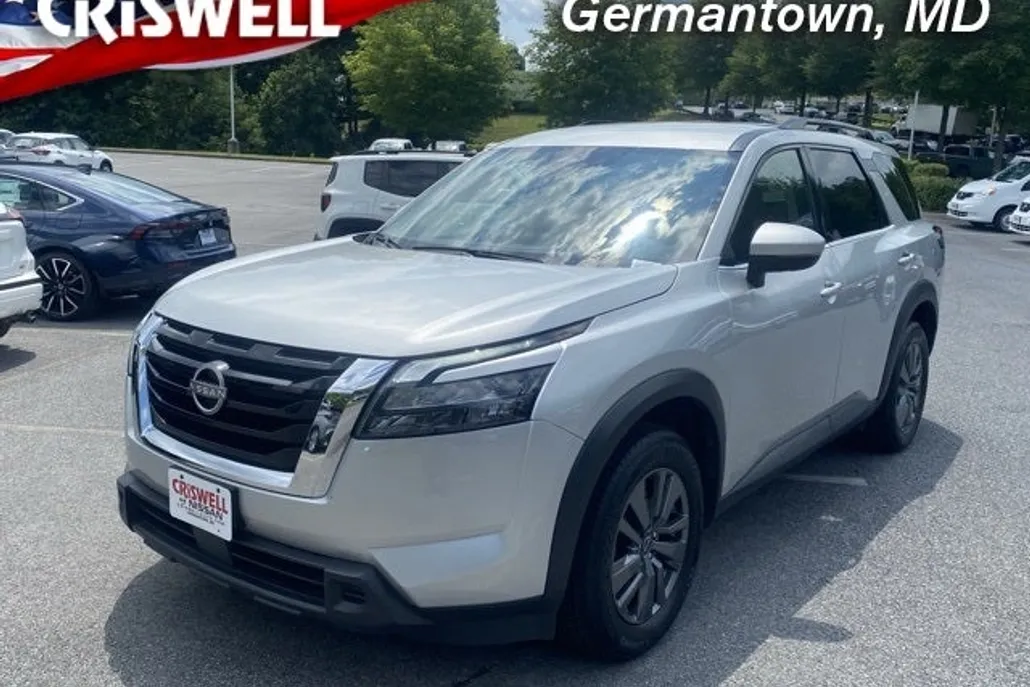 2024 Nissan Pathfinder SV photo 1