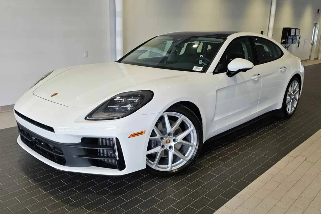 2024 Porsche Panamera 4 photo 1