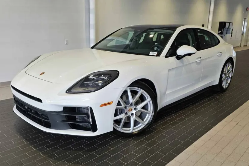 2024 Porsche Panamera 4 photo 1