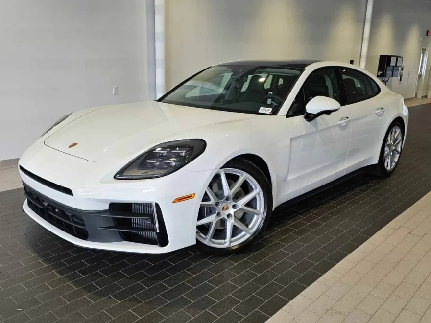 2024 Porsche Panamera 4 photo 1