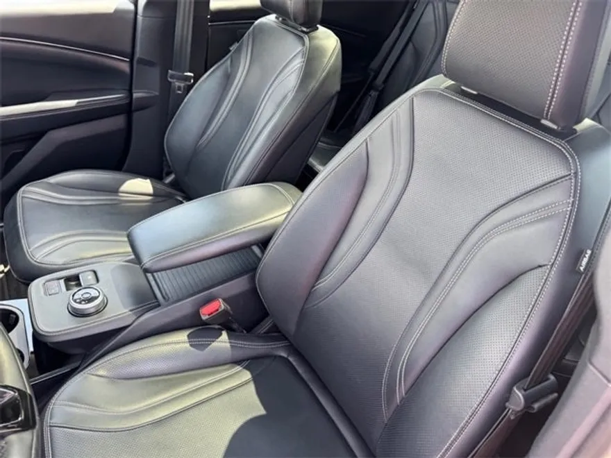 2021 Ford Mustang Mach-E Premium photo 12