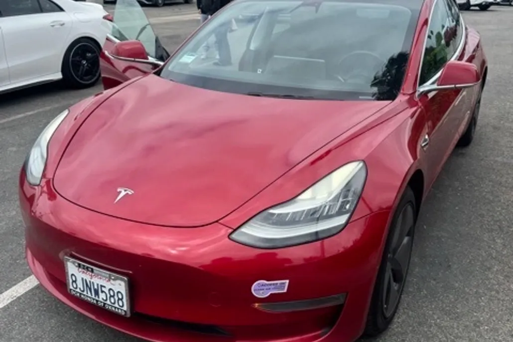 2018 Tesla Model 3 Long Range photo 1