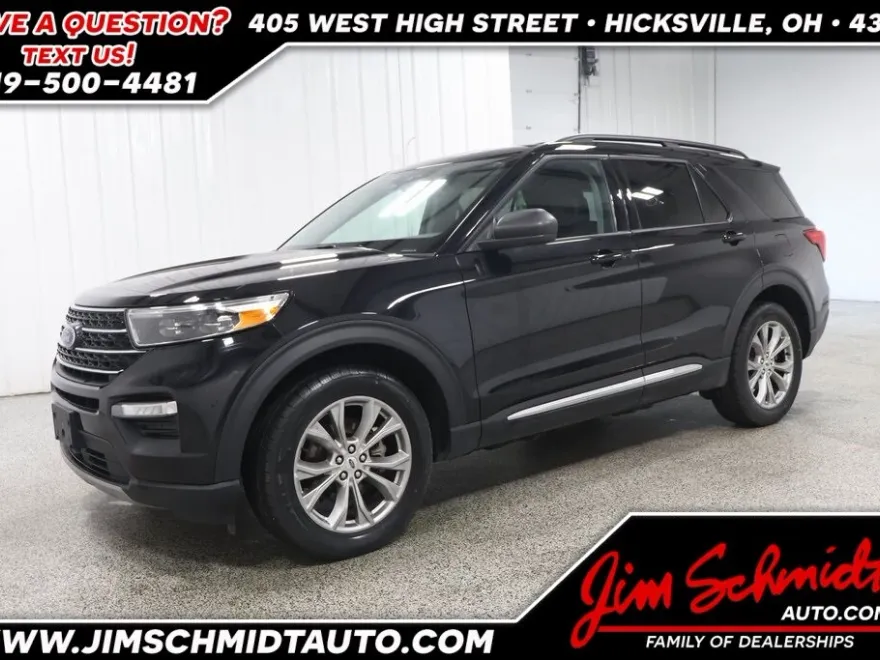 2023 Ford Explorer XLT photo 1